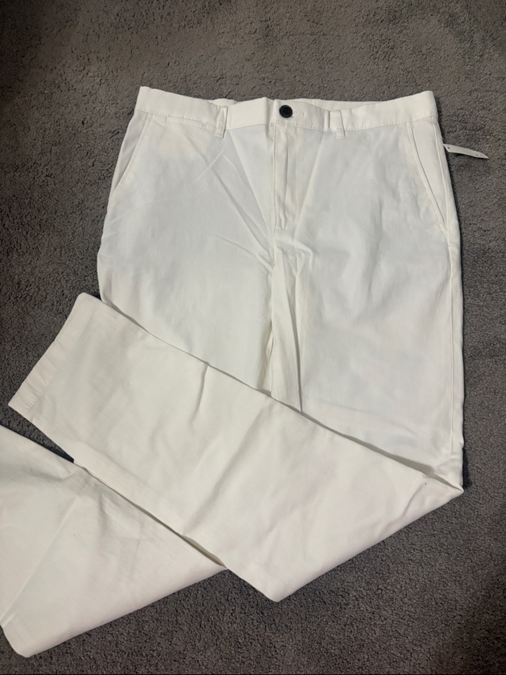 Brand new Amazon Essentials White Slim Chinos for Men